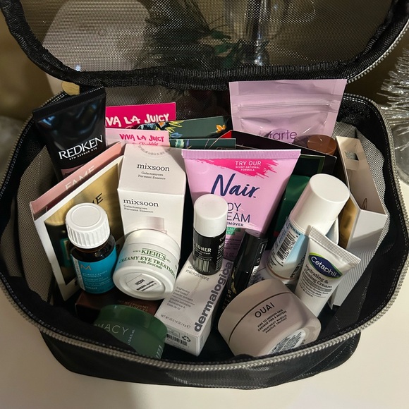 Other - 23 PC Assorted Beauty and Fragrance Set with Bag NEW💗